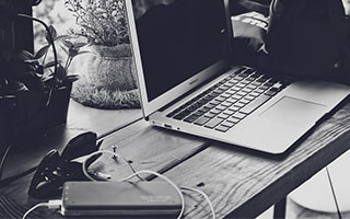 意甲知名媒体人：莱奥态度是关键，在球场上太散漫，后防核心加比亚表现越来越出色